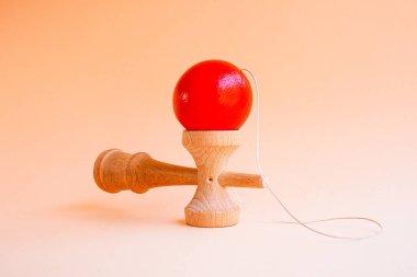 Kendama, Japon eski tahta oyuncağı.