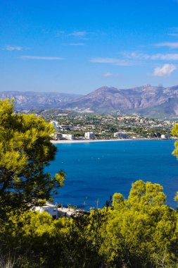    Altea 'nın güzel İspanyol sahili manzarası, Alicante                            
