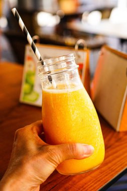 Tropik taze Mango Smoothie