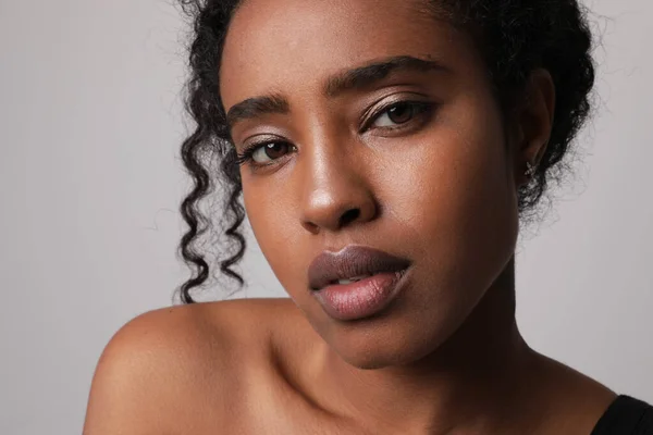 Close Portrait African American Young Woman Looking Camera Mock High — Photo