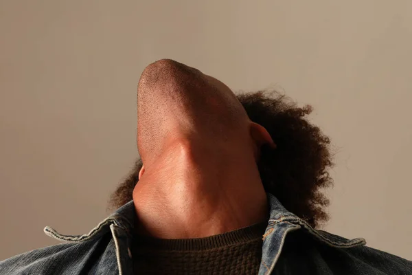 Side View Male Chin Vertical Mock Close High Quality Photo — Stok Foto