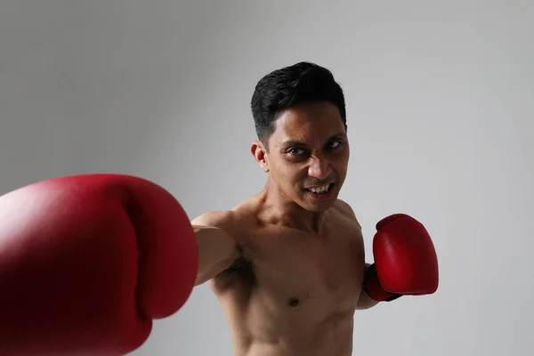 Estudio Joven Asiático Forma Posando Sobre Fondo Blanco Foto Alta —  Fotos de Stock