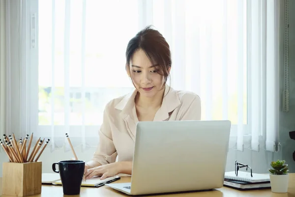 New Normal Businesswoman Uses Computer Work Company Internet Your Desk — 스톡 사진