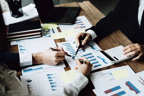 Finanční Brainstorming Poradenství Analýza Dat Plánování Marketing Účetnictví Ekonomové Pero — Stock fotografie