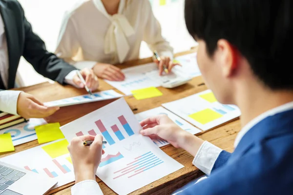 Brainstorming Consulting Data Analysis Planning Marketing Accounting Economist Holding Pen — Stockfoto