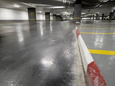 Edith Wolfson, Tel Aviv, İsrail 'de Dekoratif Kare Şekil Taşı