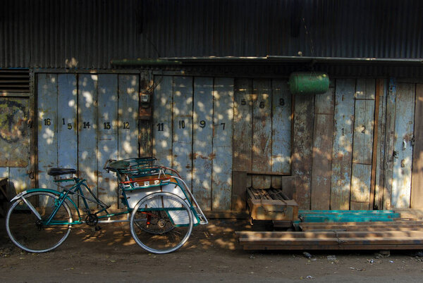 Древнее транспортное средство под названием Бек когда-то было очень популярно в некоторых частях Индонезии