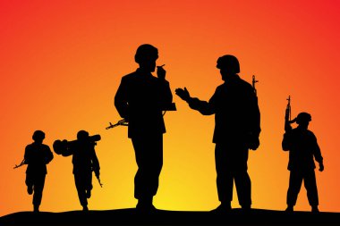 Asker birlikleri harekat görevinde gün batımı silueti geçmişinde, savaş tasarımı vektör illüstrasyonunda savaşçı..