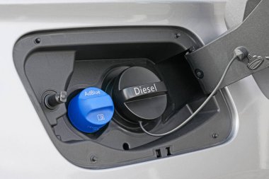 Tank filler neck for AdBlue and Diesel