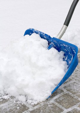 Kar küreği eylem halinde, portre biçimi