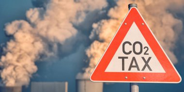 Symbolic image: Traffic sign CO2 tax