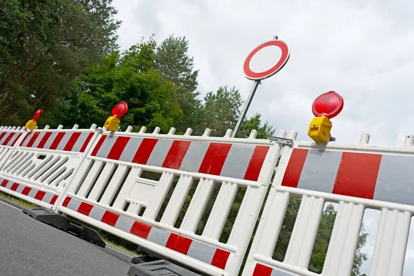 İnşaat çalışmaları nedeniyle tabelalarla tam kapanış