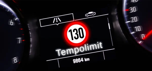 Tempolimit 130 Auf Auto Informationsdisplay — Stockfoto