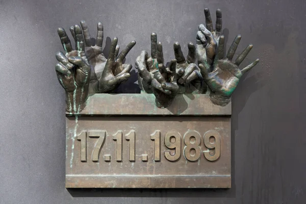 Prag 'da Kadife Devrim Anıtı, Çek Cumhuriyeti