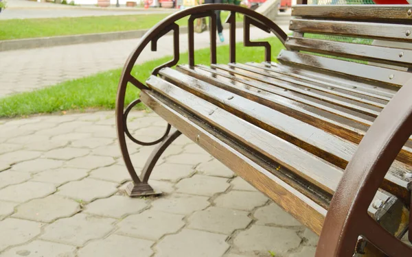 Primo Piano Una Parte Una Nuova Panca Marrone Legno Con — Foto Stock