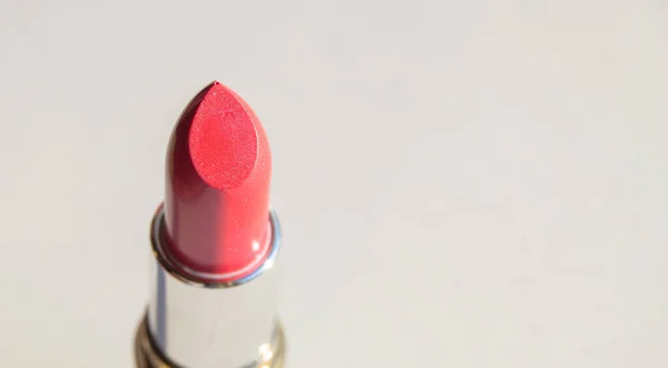 Nahaufnahme Von Rosa Lippenstift Auf Weißem Hintergrund Draufsicht — Stockfoto