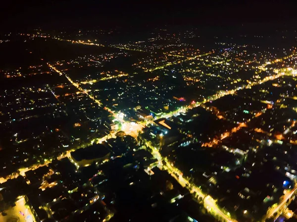 从上方俯瞰城市的夜景 — 图库照片