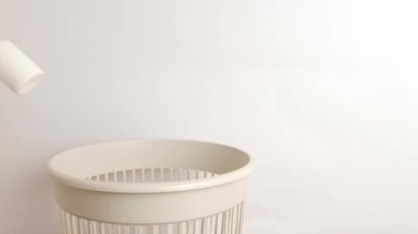 Plastik sprey geri dönüşüm ve imha için kullanılıyor.