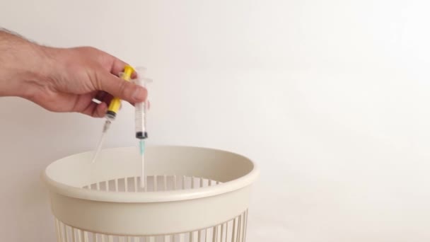 Medical Syringe Dumped Landfills Recycling Disposal — Stok video