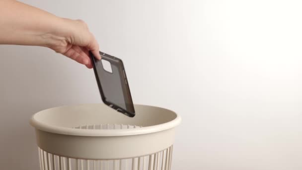 Plastic Case Smartphone Disposed Landfills Recycling Disposal — Vídeo de Stock
