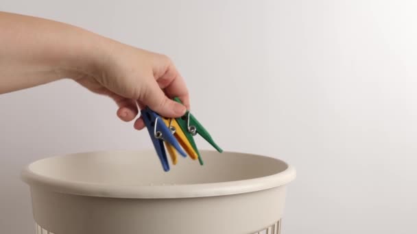Clothespins Discarded Disposal Recycling — Vídeos de Stock