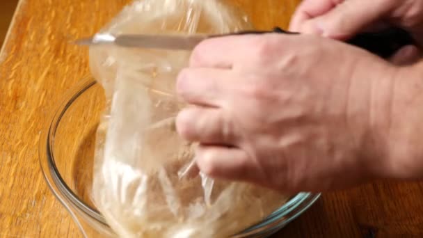 Προετοιμασία Ενός Πιάτου Από Μάζα Ψημένου Σακούλα Για Ψήσιμο — Αρχείο Βίντεο