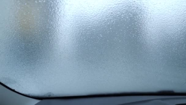 Παγωμένο Παρμπρίζ Αυτοκινήτου Χρήση Του Αυτοκινήτου Χειμώνα Και Κατά Διάρκεια — Αρχείο Βίντεο