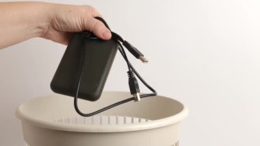 The hard disk is disposed of in a landfill for disposal and recycling