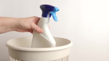 Deterjan buharlı plastik şişe geri dönüşüm ve imha için kullanılıyor.