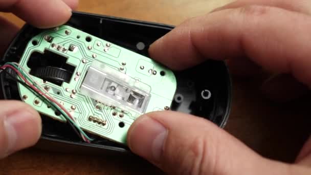 Wizard Repairs Computer Mouse Care Repair Concept — Vídeo de stock