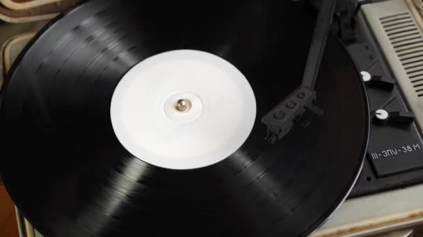 Vinyl唱片播放器顶部视图 复古乙烯唱机 — 图库视频影像