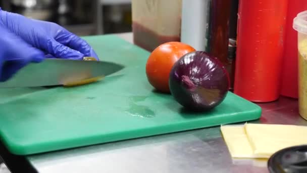 Slicing Cucumber Make Burger — Vídeos de Stock