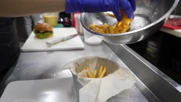 Cooking Fried Potatoes Teaching Food — Stok Video