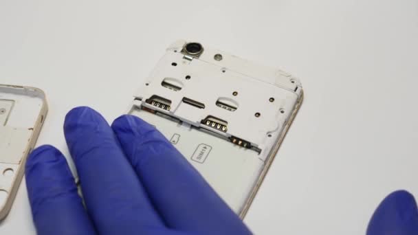 Mobile Phone Repair Digital Gadget Service Process Dismantling Phone — Vídeo de stock