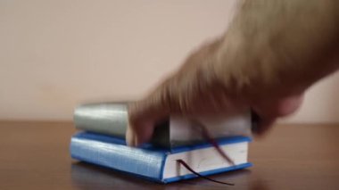 2021, 2020 ve diğer yılların iş günlükleri. İş bilgisayarları yaşa göre üst üste dizilmiş