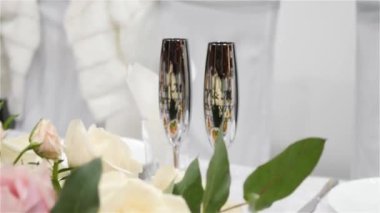 Gelin gözlüğü, baş harfleri ve evlilik tarihi..