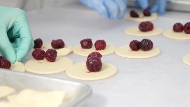Making Stucco Dumplings Cherries Teamwork Kitchen Home Cuisine — Stockvideo