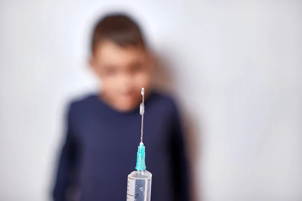 Try Giving Boy Injection Medicine Syringe — Foto de Stock