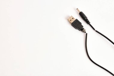Dijital aygıtları bilgisayara bağlamak için USB kablosu