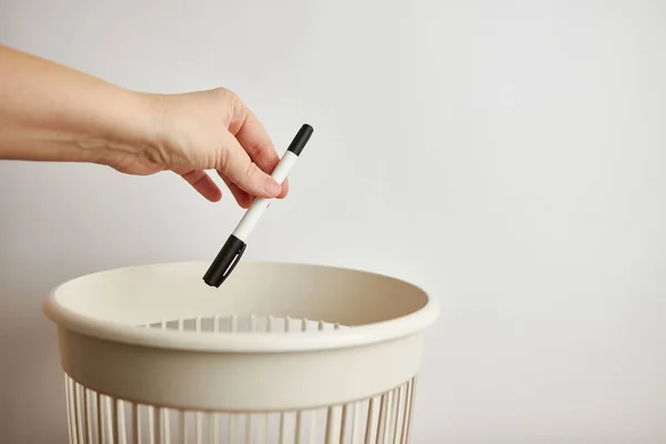 Person Throwing Away Pen Trash Bin — Fotografia de Stock