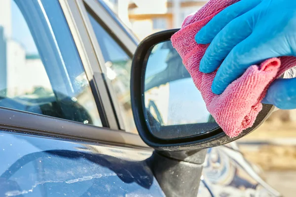 Person Hand Glove Washing Car Mirror — Stock Photo, Image