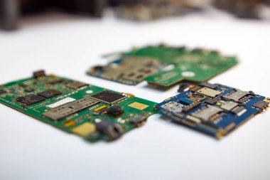 Cep telefonları ve aygıtlar için anakartlar