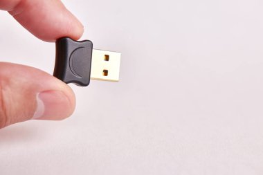 USB kablosuz teknoloji adaptörü. Kablosuz sinyal iletimi.