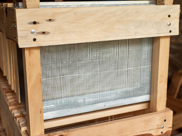 Device for making and storing bee frames. Apiculture. Making honey. Caring for bee colonies.