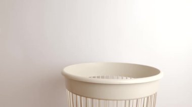 Tıbbi bandaj imha ve geri dönüşüm için atılıyor..