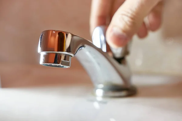 Open Kraan Maar Het Water Stroomt Niet Zit Geen Water — Stockfoto