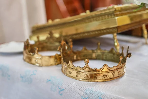 Wedding Ceremony Golden Crowns Placed Church Throne — ストック写真