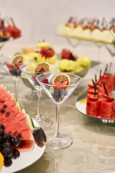Festive Sweet Table Cakes Cookies Fruits Mousses Buffet Table — Stok fotoğraf