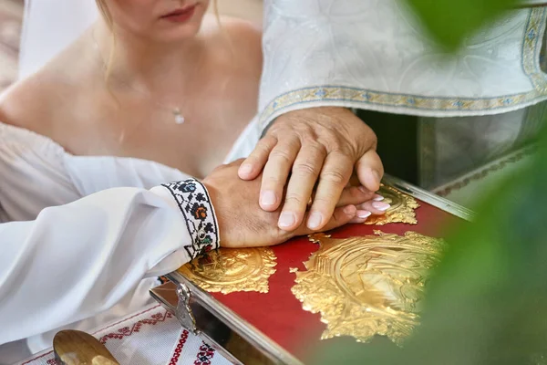 Church Wedding Bride Groom Put Hands Gospel —  Fotos de Stock