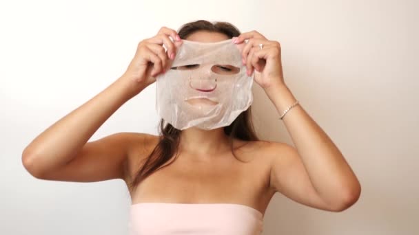 Girl Uses Mask Facial Care Beauty Concept Skin Care Cosmetics — Vídeo de stock